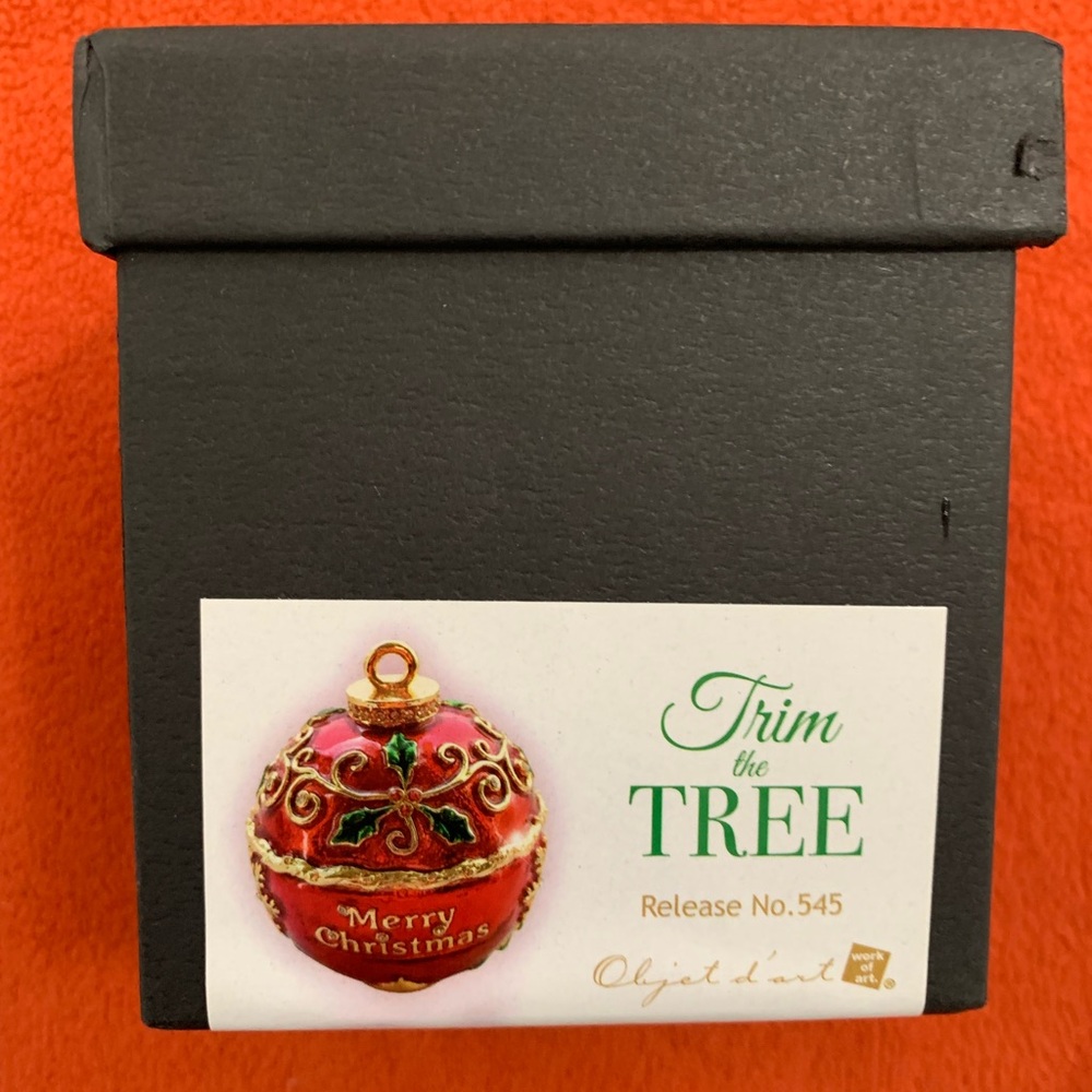 New Art form trinket in a box